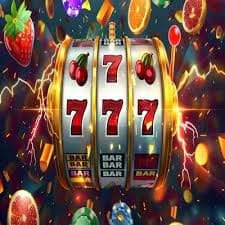 cash777 Live Sic Bo betting interface showing bet-type buttons, stake entry, payout display, and countdown timer
